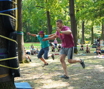 Speedline Slackliner rennen über die Slackline